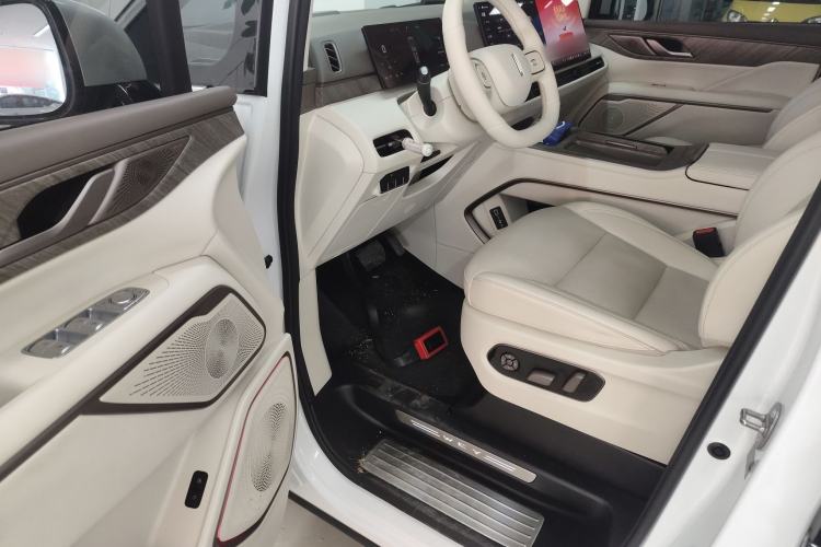 Used Wey Gaoshan 2025 Four-Wheel Drive Alpine 8