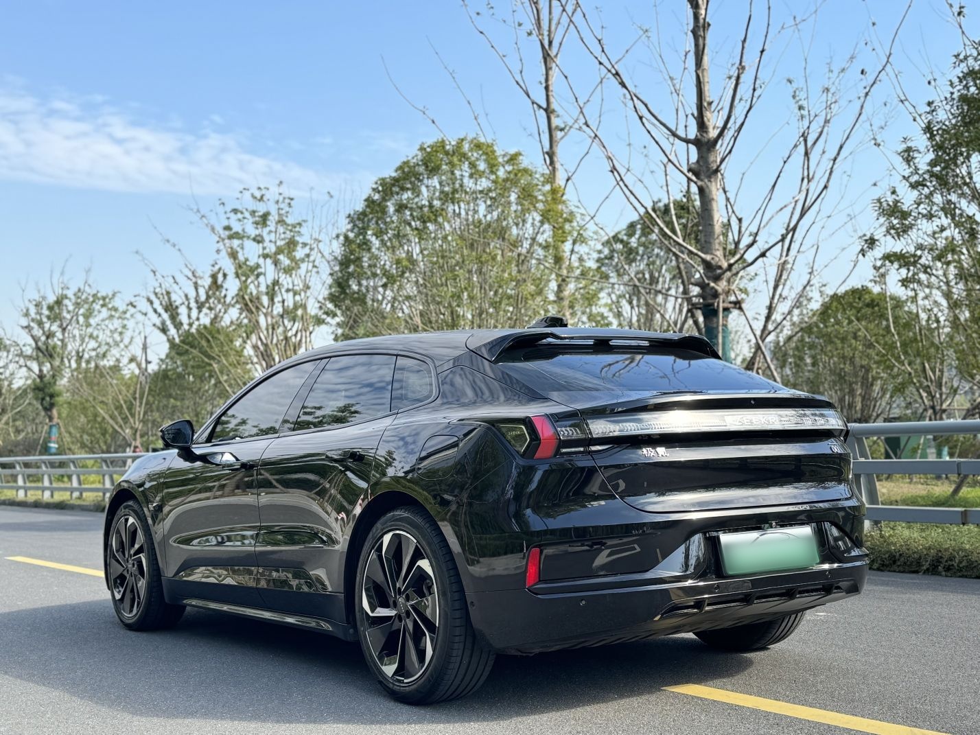 Zeekr 001 2023 WE Edition 86 kWh — снимка 15