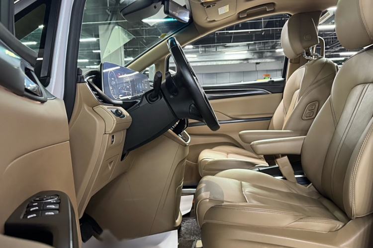 Used Buick GL8 2021 ES Landtrek 653T Luxury Model