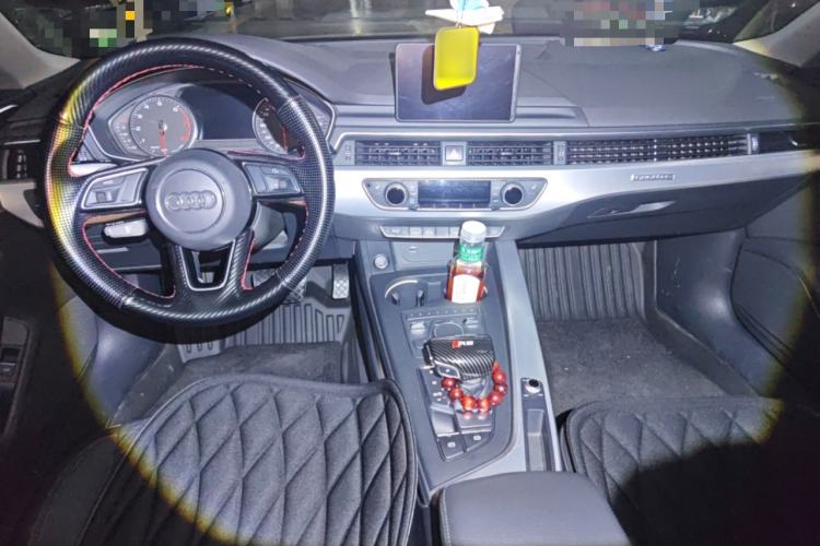 Used Audi A5 2019 Sportback 40 TFSI Fashion Model Center Console