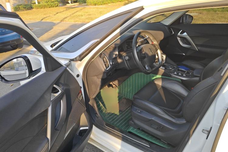 Used DS 5 2014 1.6T Luxury Edition THP160