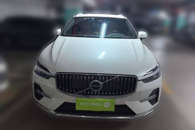 Used Volvo XC60 2023 B5 4x4 Smart Luxury Edition Front