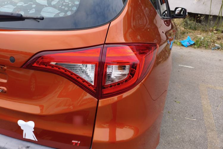 Used BYD Song 2016 GaiShi Edition 1.5TI Manual Elite Model
