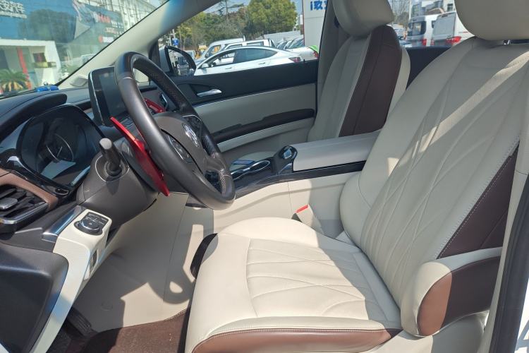 Used Buick GL8 2023 Land Executive Class Comfort Model
