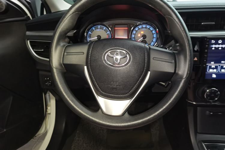 Used Toyota Corolla 2014 1.6L CVT GL-i Steering Wheel