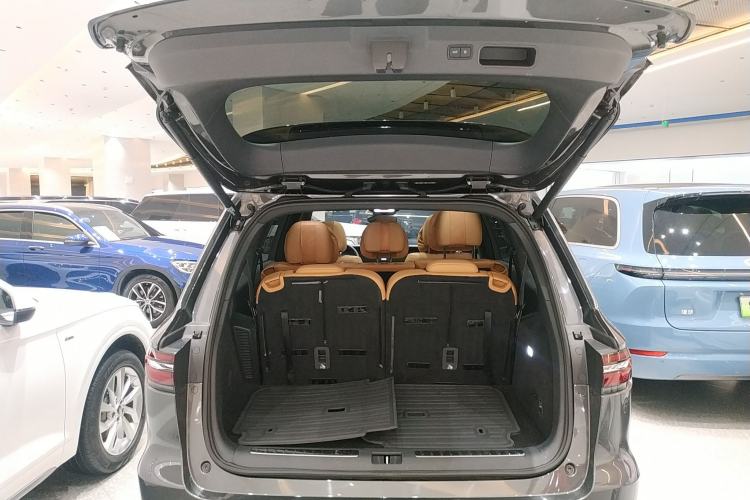 Used Li Auto ONE 2020 Range-Extended 7-Seater Version Trunk