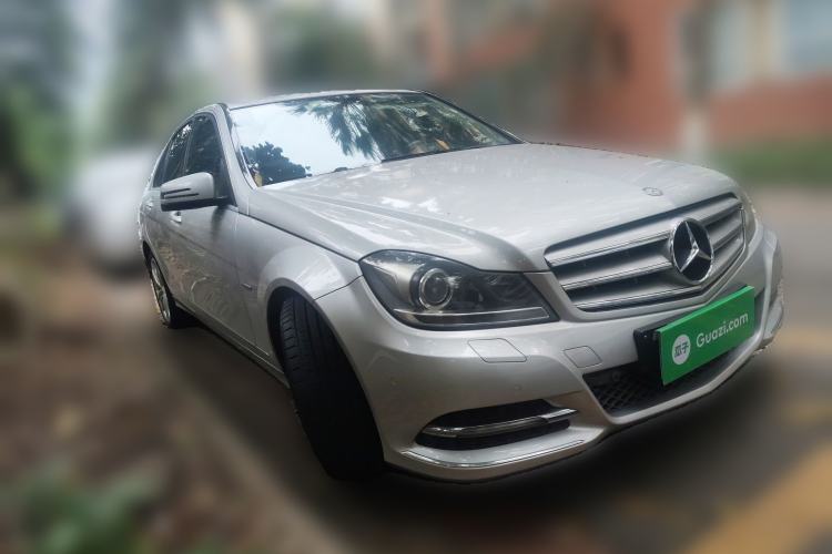 Used Mercedes-Benz C-Class 2011 C 200 CGI Fashion Model Front Right 45 Deg