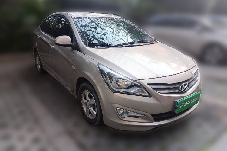 Used Hyundai Verna (older generation) 2014 1.4L Automatic Smart GLS Front Right 45 Deg