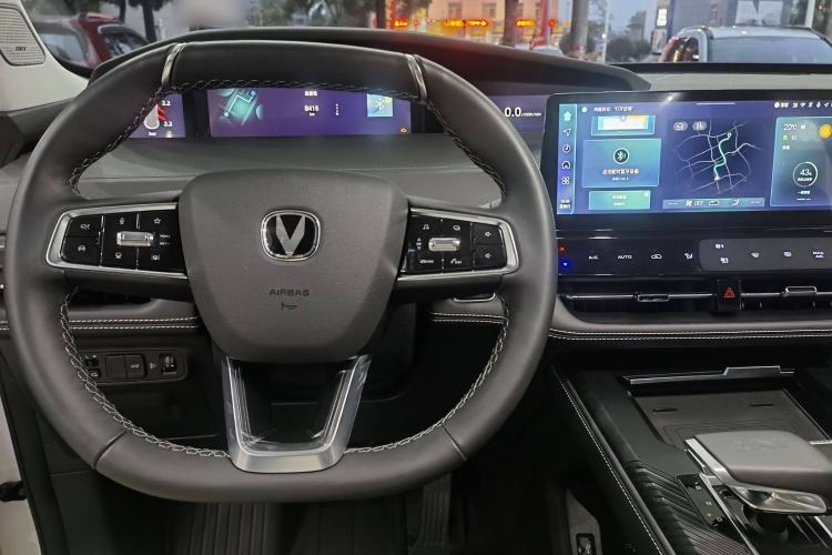 Used Changan UNI-K 2024 2.0T Two-Wheel Drive YueShang Trim
