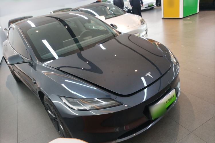 Used Tesla Model 3 2023 Rear-Wheel-Drive Version
