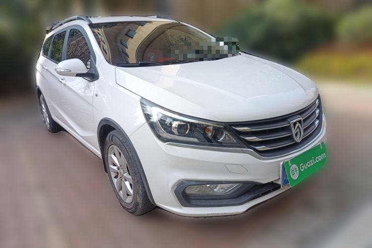 Used Baojun 310W 2017 1.5L Manual Fashion Model China V