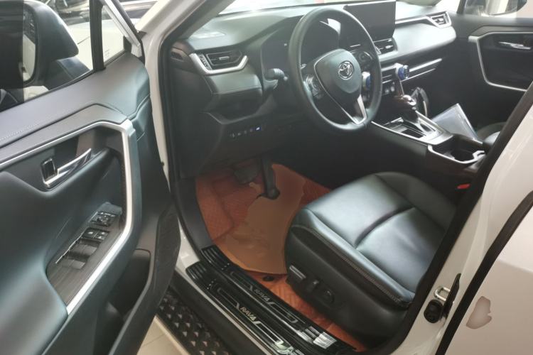 Used Toyota RAV4 2023 2.0L CVT Two-Wheel Drive Fashion Plus Edition
