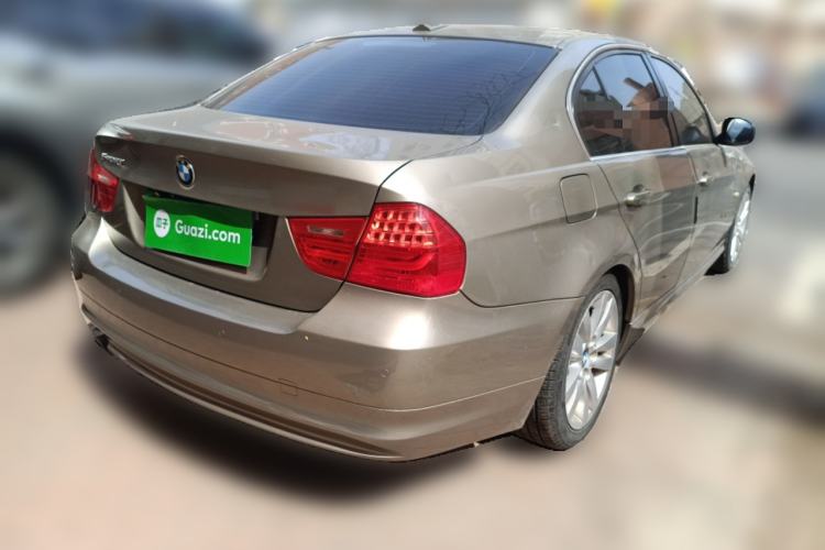 Used BMW 3 Series 2010 320i Luxury Model Rear Right 45 Deg