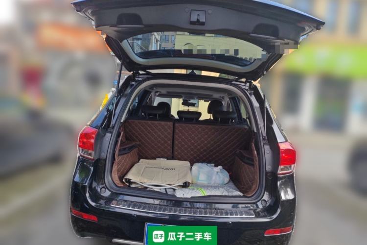 Used Haval H6 2015 Upgraded Model 1.5T Manual Two-Wheel Drive Elite Version Trunk