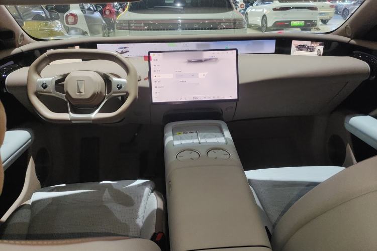 Used Avatr 07 2024 Ultra Range-Extended Four-Wheel Drive Center Console