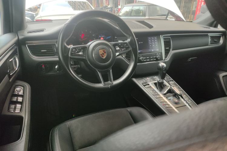 Used Porsche Macan 2017 Macan 2.0T Center Console