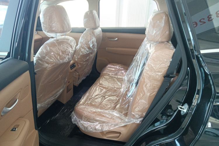 Used Landian E5 PLUS 2025 165 km Long-Range First Edition 7-Seater
