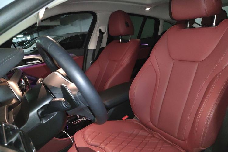 Used BMW X4 2022 xDrive 30i M Sport Package Left Front Seat