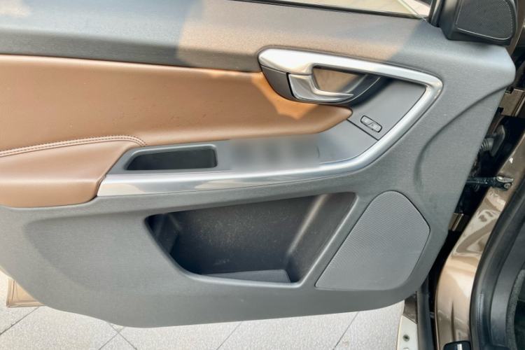 Used Volvo XC60 2015 T5 AWD Zhiyuan Edition
