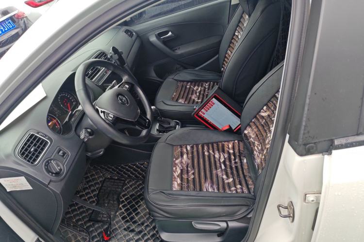 Used Volkswagen Polo 2016 1.6L Automatic Comfort Model
