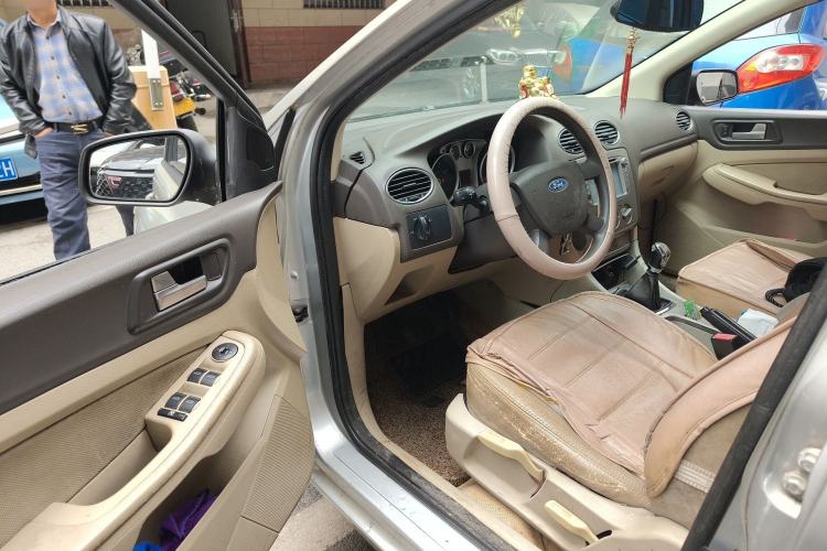 Used Ford Focus 2011 Sedan 1.8L Manual Comfort Model