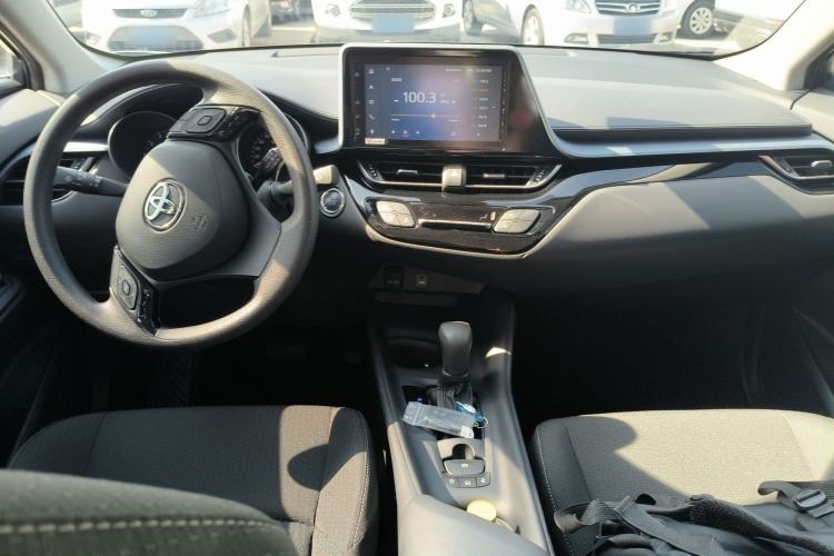Used Toyota IZOA 2022 2.0L Yixing Version Center Console