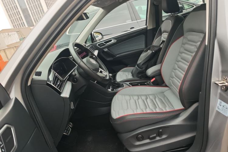 Used Volkswagen Tiguan L 2022 330TSI Automatic Two-Wheel Drive R-Line Flagship Edition Left Front Seat