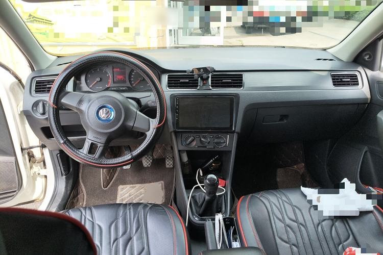 Used Volkswagen Santana 2015 1.6L Manual Fashion Edition Center Console