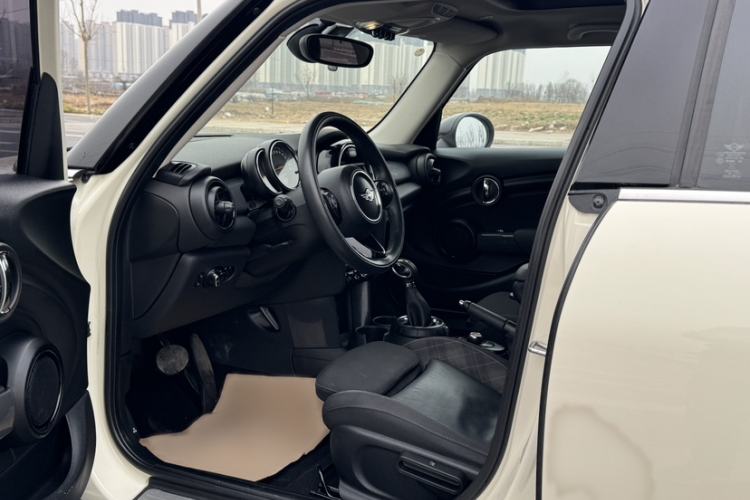 Used MINI MINI 2015 1.5T COOPER Fun Five-Door Edition