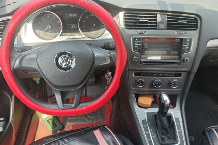 Used Volkswagen Golf 2015 1.6L Automatic Fashion Model