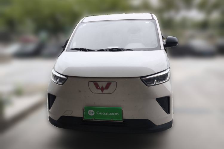 Used Wuling Yangguang 2024 300KM Comfort Version Passenger Van 75kW Front