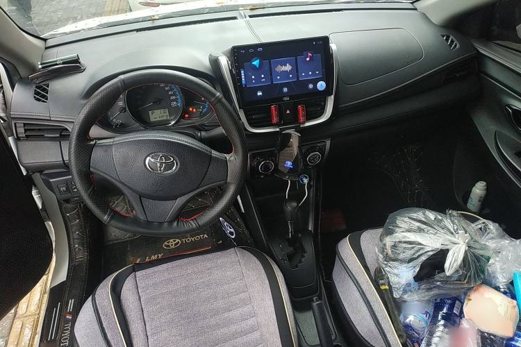 Used Toyota YARiS L Zhi Xiang 2017 1.5E CVT Dynamic Edition Center Console