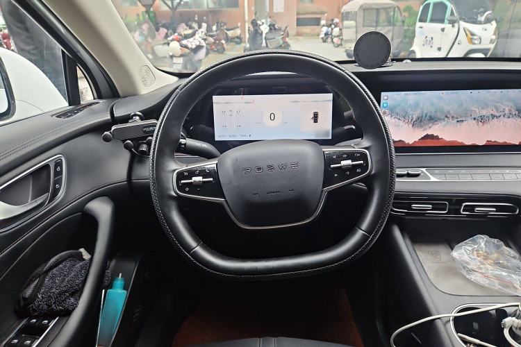 Used Roewe D7 2023 DMH 125km Superior Edition
