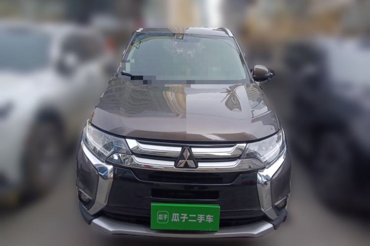 Used Mitsubishi Outlander 2018 2.0L Two-Wheel Drive Glory Edition 5 Seats Front
