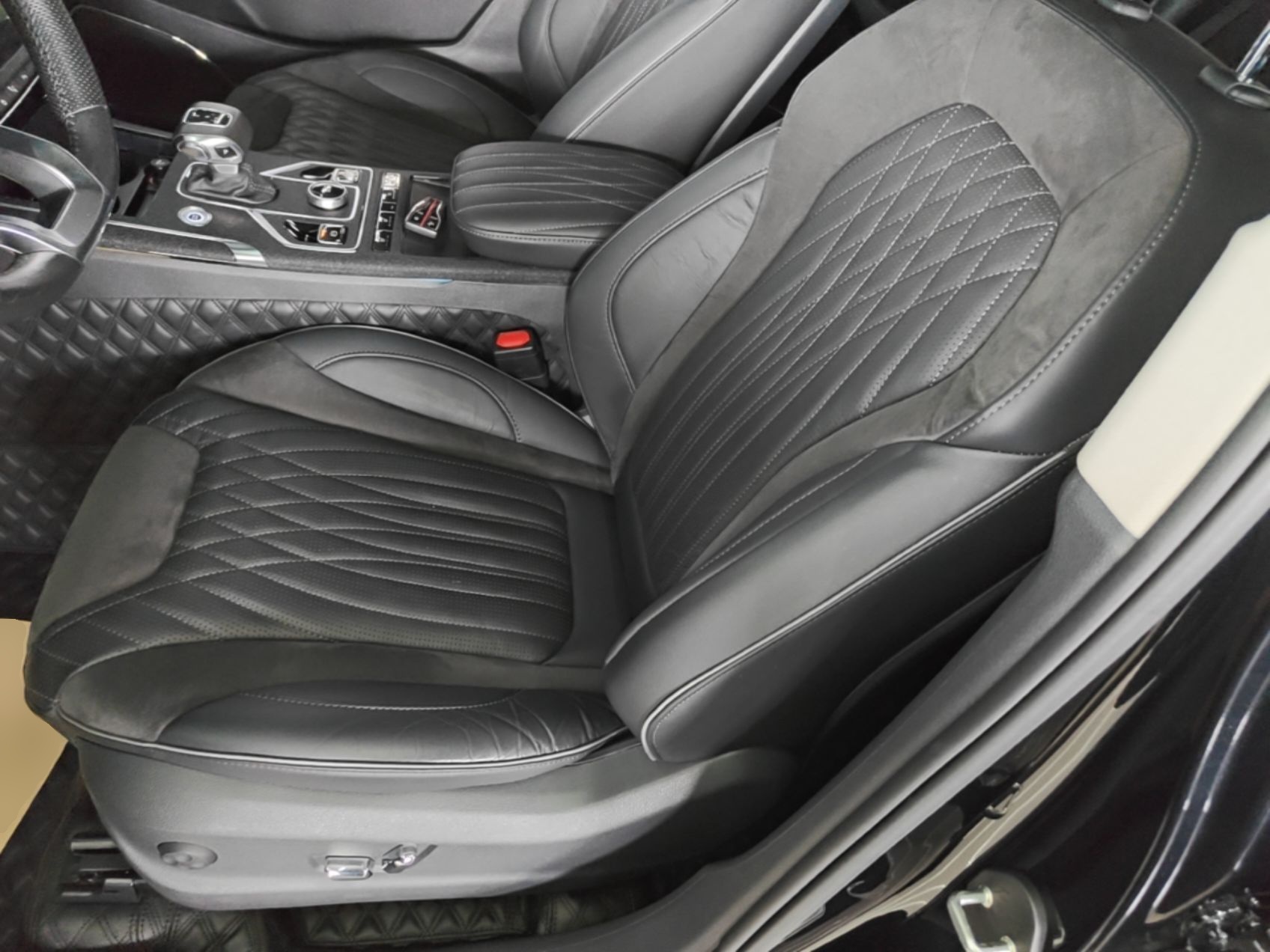 Hongqi HS5 2022 Revised Version 2.0T Smart Connect Flagship Edition — снимка 19