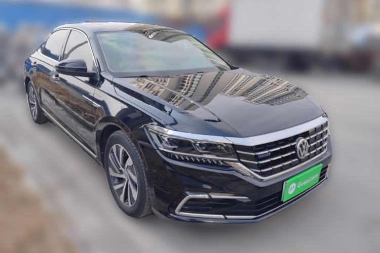 Used Volkswagen Passat New Energy 2019 430 PHEV Hybrid Luxury Edition Front Right 45 Deg