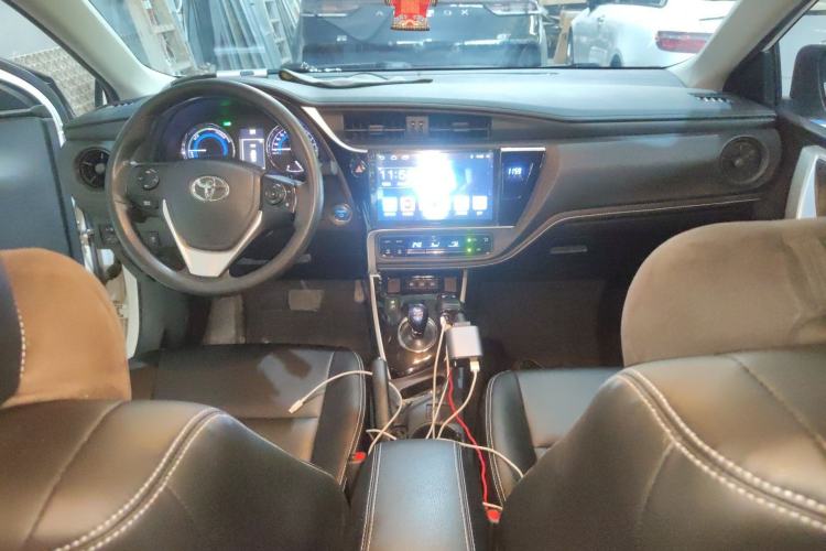 Used Toyota Levin 2017 Revised Dual-Engine 1.8H GS E-CVT Elite Sunroof Version China V Standard Center Console