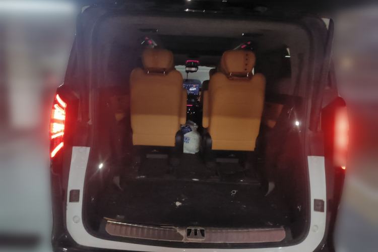 Used Geely Galaxy LEVC L380 2024 140-Degree 8-Seater Four-Wheel Drive Max
