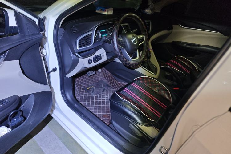 Used Buick GT 2018 15T Dual-Clutch Elite Model China V Standard Driver Seat