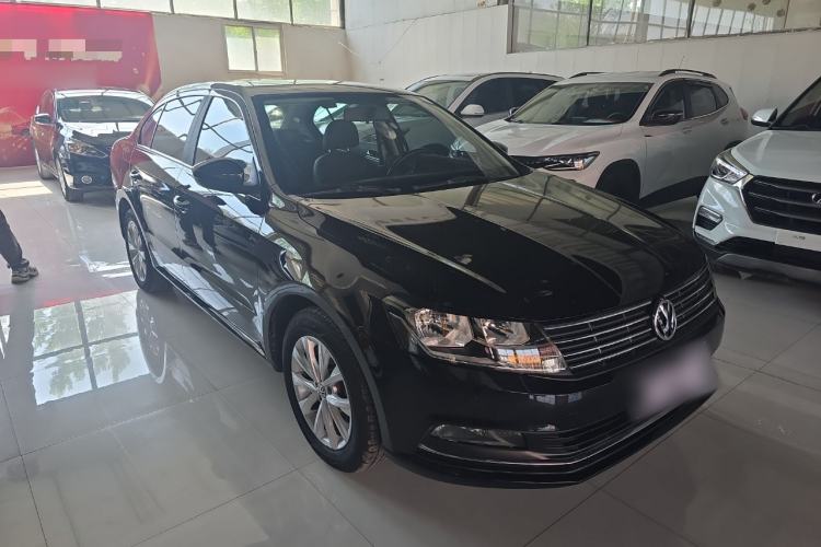 Used Volkswagen Lavida 2017 1.6L Automatic Comfort Edition Front Right 45 Deg