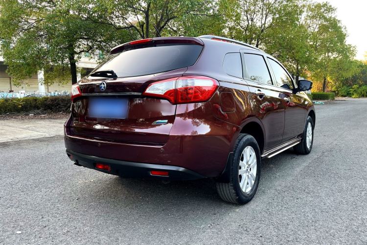 Used Venucia T70 2016 2.0L CVT Smart Choice Edition
