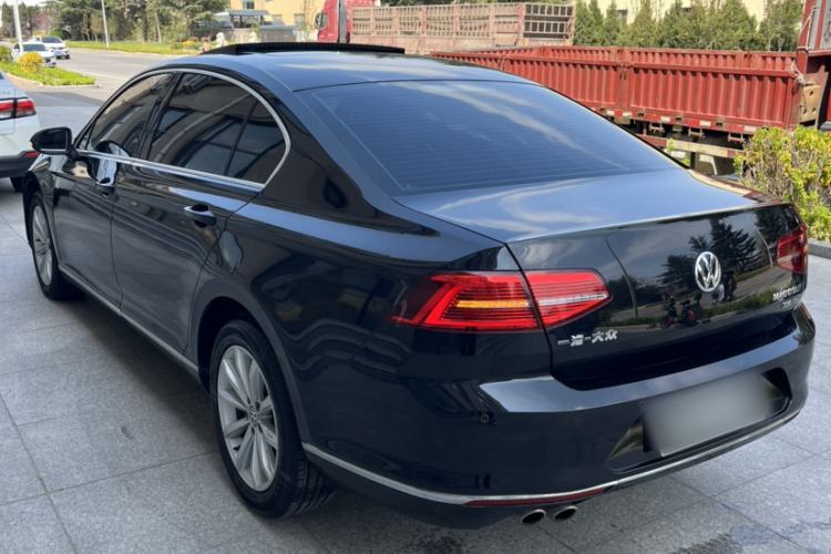 Used Volkswagen Magotan 2018 330TSI DSG Advanced Model Exterior 9