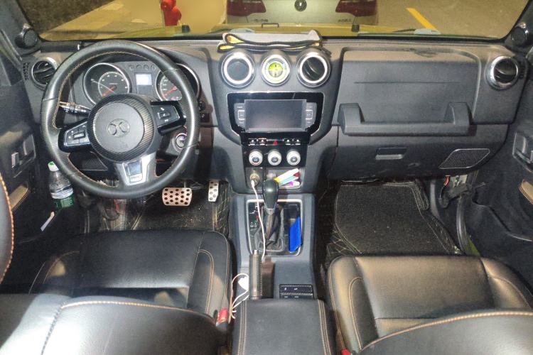 Used BAIC Off-Road BJ40 2016 40L 2.3T Automatic Two-Wheel Drive Prestige Edition Center Console