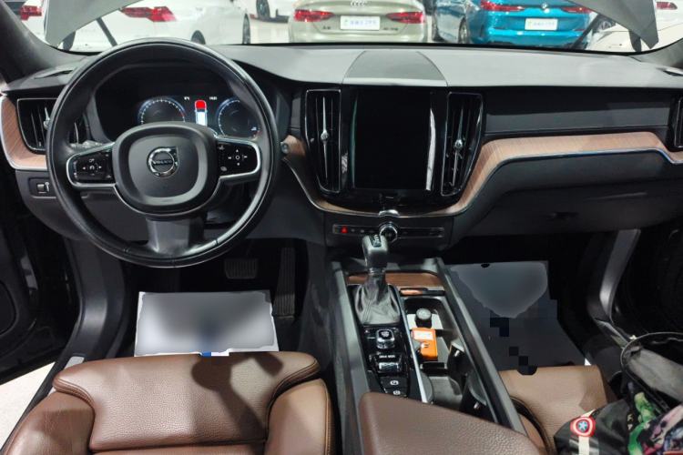 Used Volvo XC60 2021 T5 4x4 Smart Luxury Edition