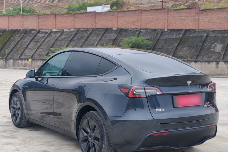 Used Tesla Model Y 2024 Long-Range All-Wheel-Drive Version