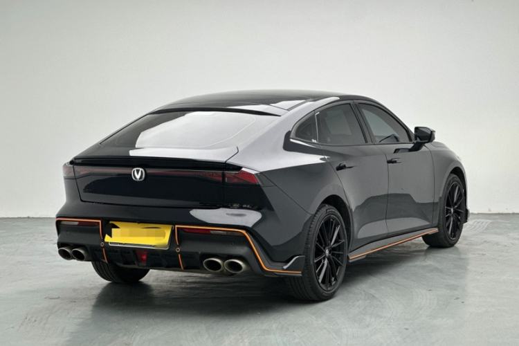 Used CHANGAN UNI-V 2024 2.0T High-Performance Version Exterior 3