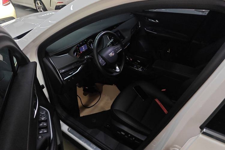 Used Cadillac XT4 2020 28T Two-Wheel Drive Tech Version