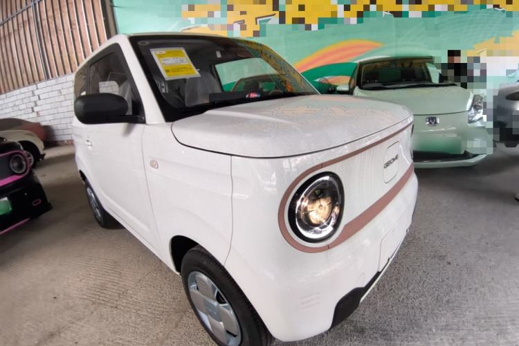 Used Geely Galaxy Panda 2024 Panda Mini 200km Endurance Bear Front Right 45 Deg