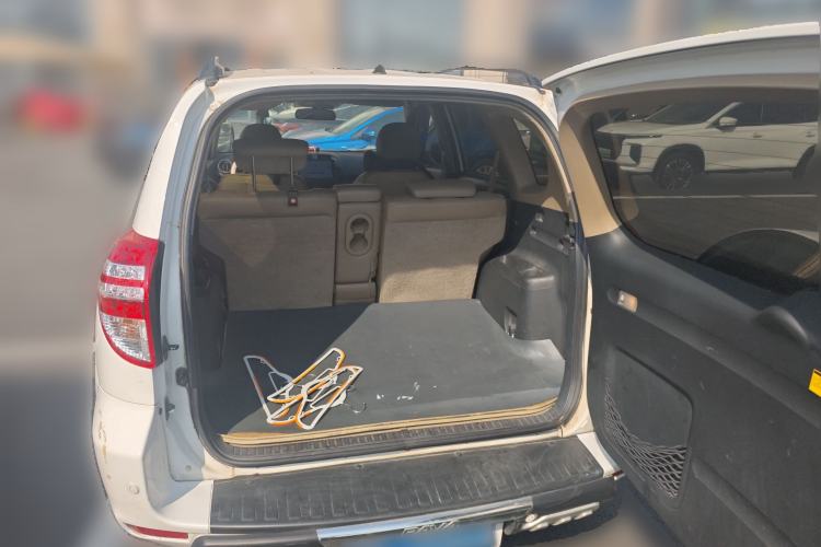 Used Toyota RAV4 2011 2.0L Automatic Luxury Edition Trunk