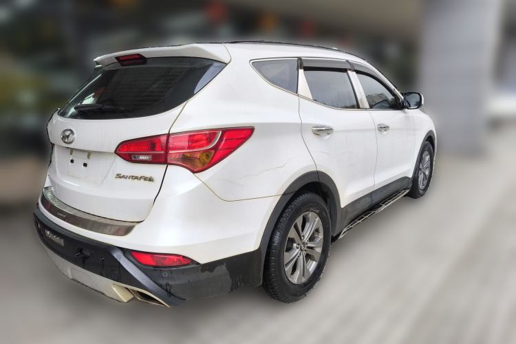 Used Hyundai Santa Fe 2015 2.4L Automatic Two-Wheel Drive Smart Version 5 Seats Rear Right 45 Deg